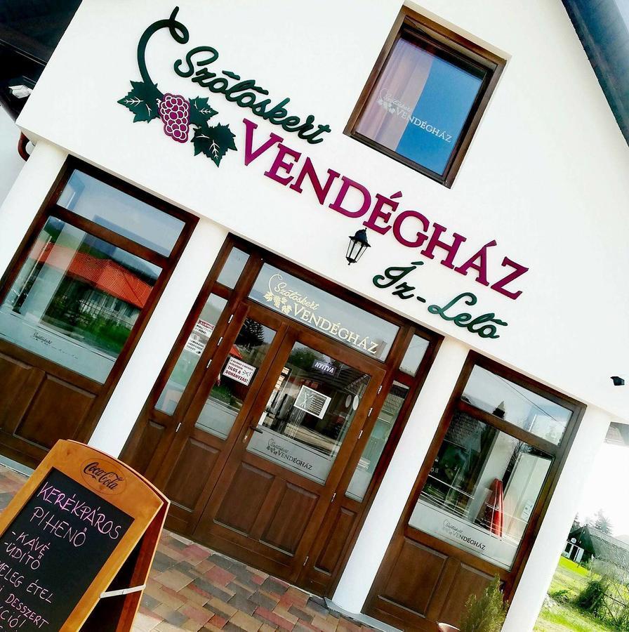 Szoloskert Vendeghaz Hotel Pakozd Zewnętrze zdjęcie